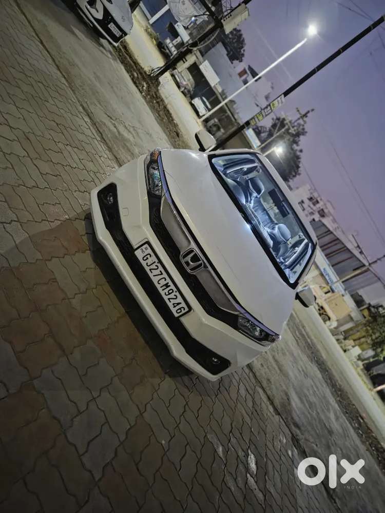 Full Insurance 
Alloy Wheel
Push Start
5 Wheels Brand New