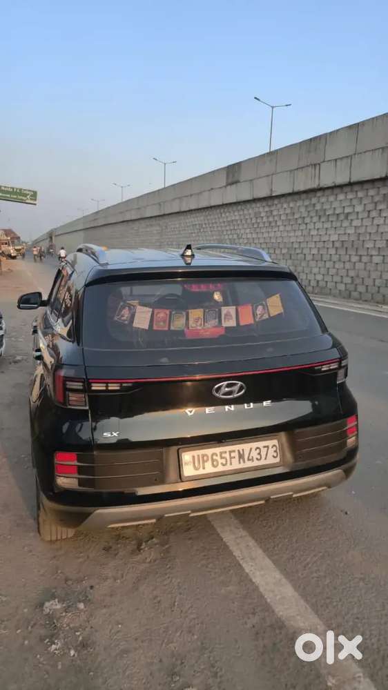 Hyundai Venue 2025 Petrol 14500 Km Driven