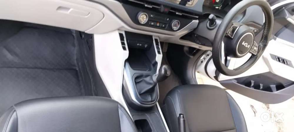 Kia Carens 2023 Diesel 140000 Km Driven