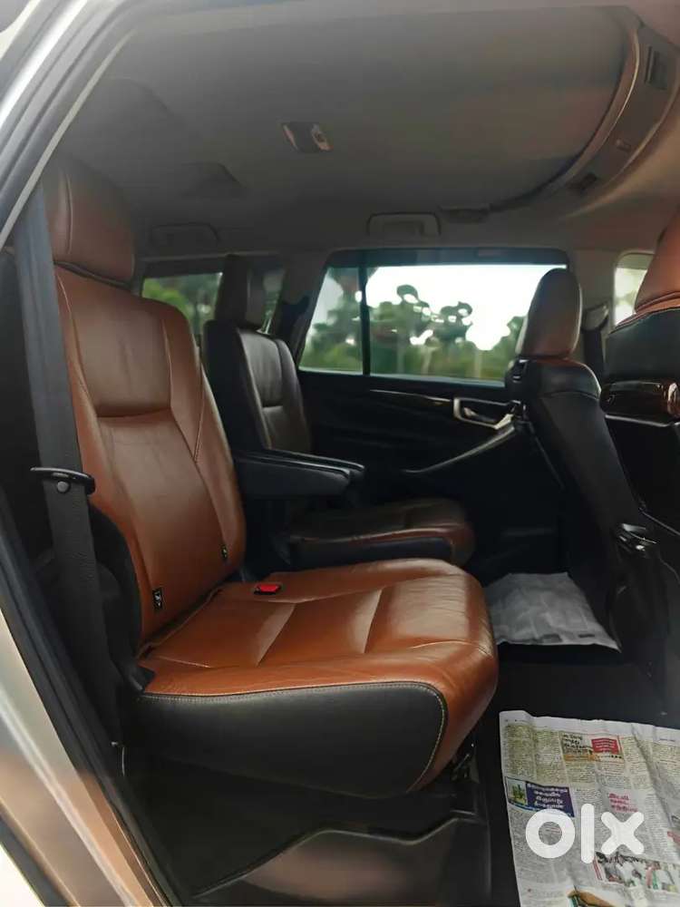 Toyota Innova Crysta 2.8 Zx At 7str 2016