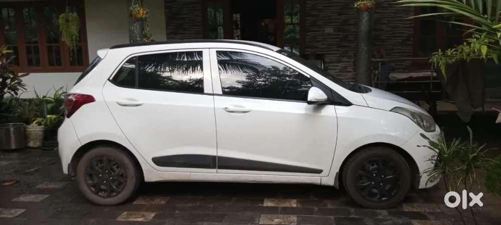 Hyundai I10 Sportz 2015 Petrol