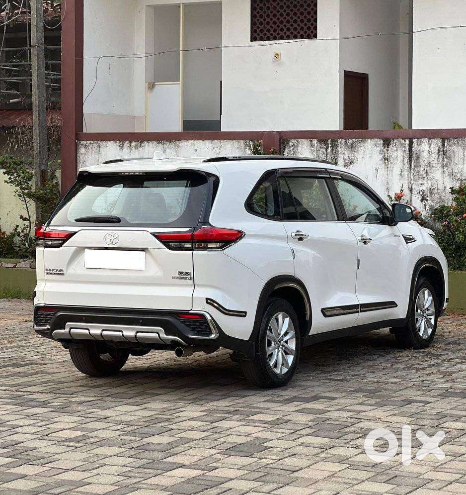 Toyota Innova Hycross 2.0 Vx Hybrid 7 Str, 2024, Petrol