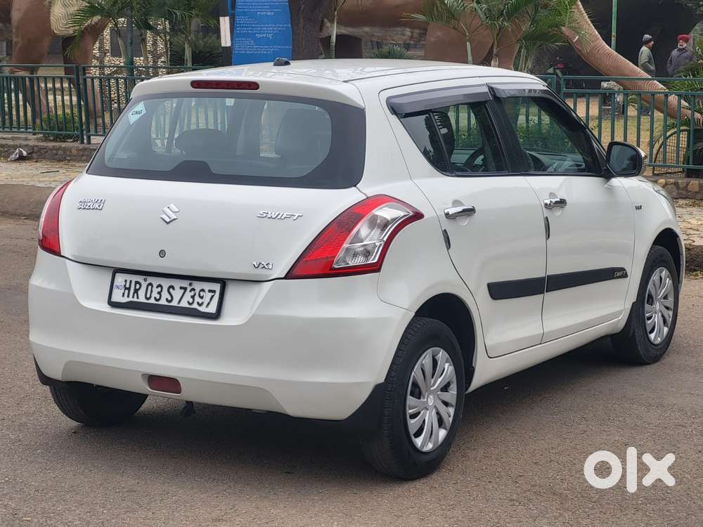 Maruti Suzuki Swift Vxi 1.2 Abs Bs-iv, 2015, Cng & Hybrids