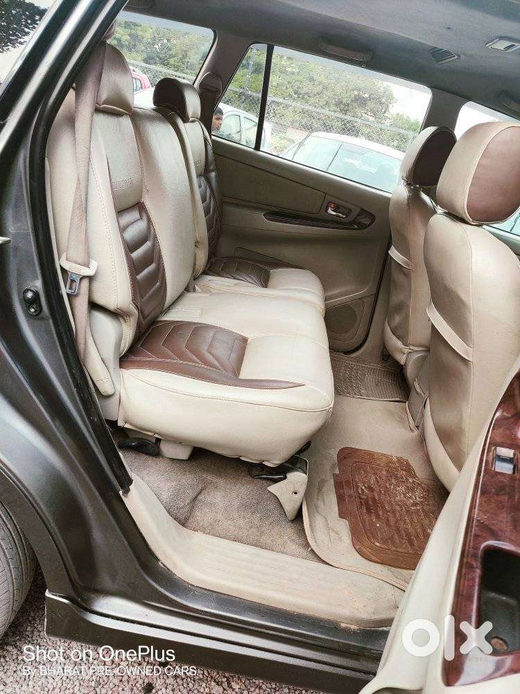 Toyota Innova 2.5 Vx (diesel) 8 Seater Bs Iv, 2012, Diesel