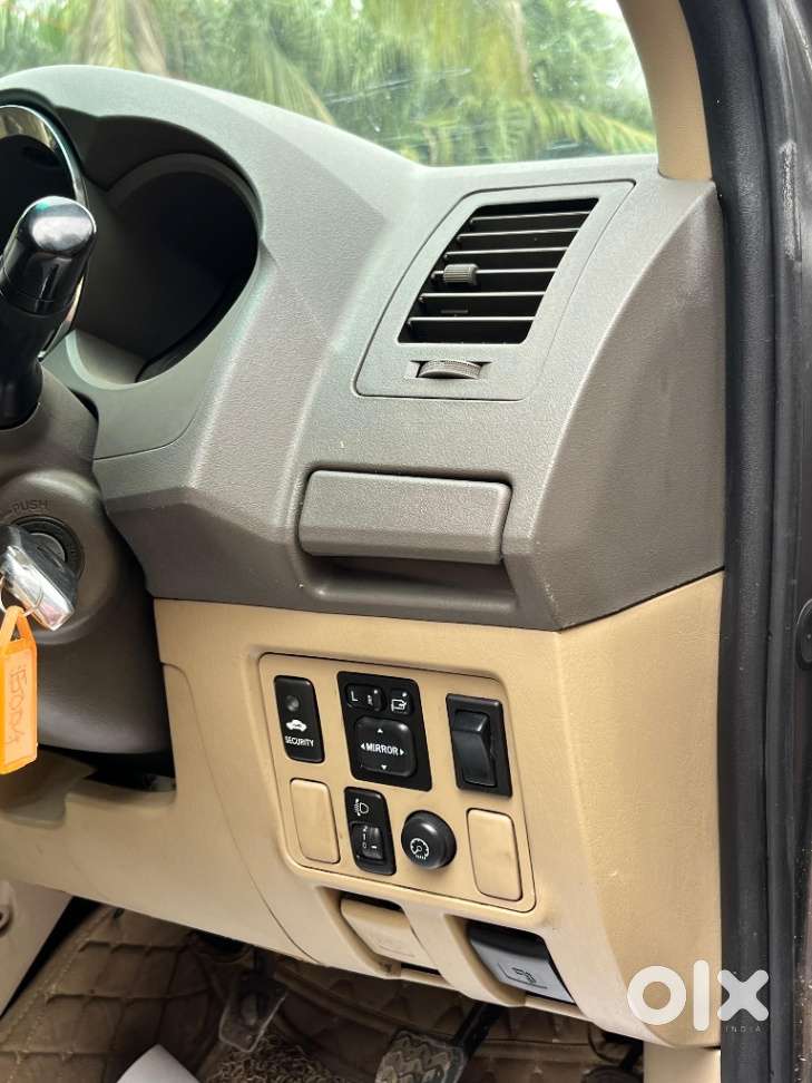 Toyota Fortuner 3.0 4x4 Manual, 2011, Diesel
