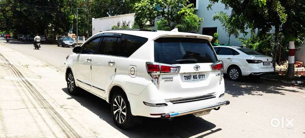 Toyota Innova Crysta, 2023