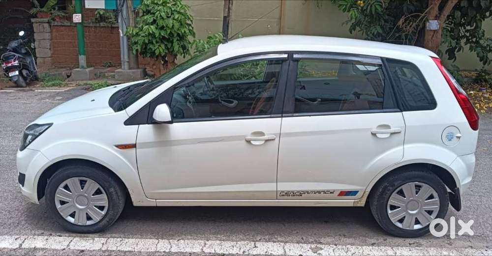 Ford Figo Petrol Titanium, 2010, Petrol
