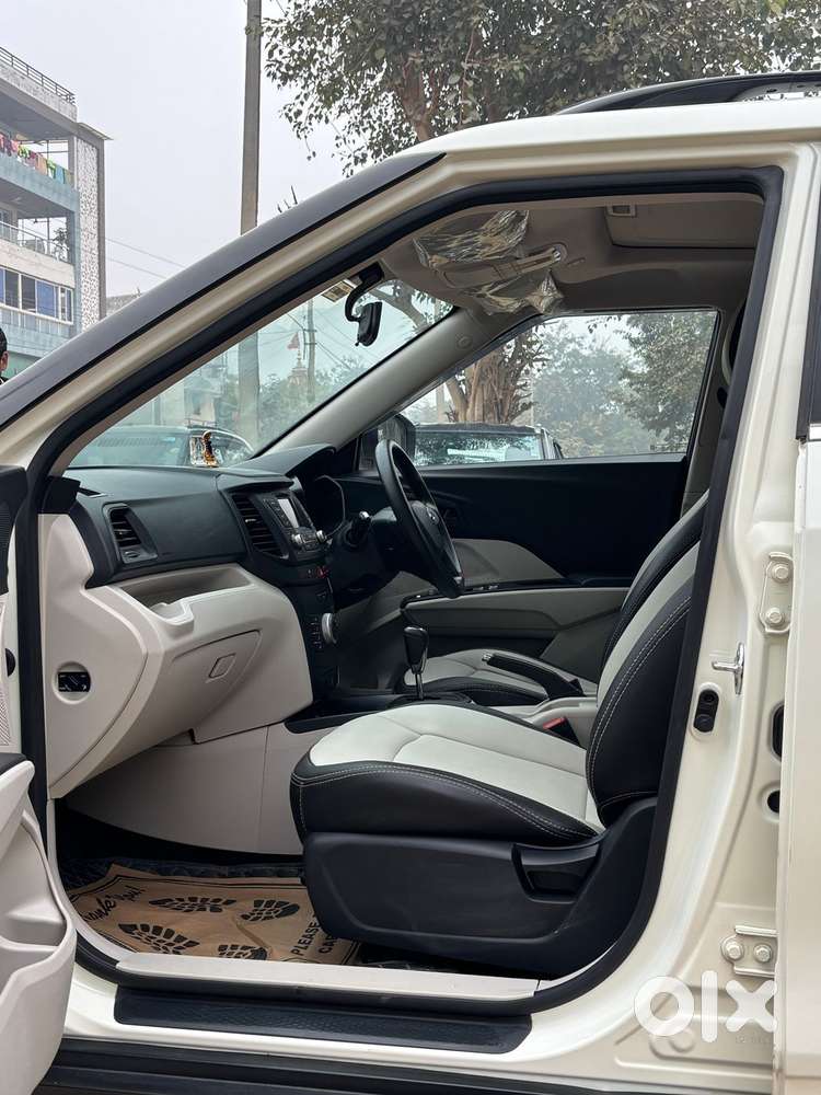Mahindra Xuv300 1.2 W6 Amt Petrol, 2023, Petrol