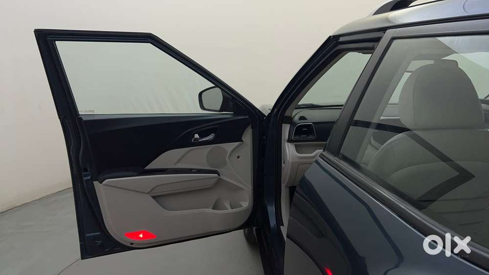 Mahindra Xuv300 W8 Option, 2019, Petrol