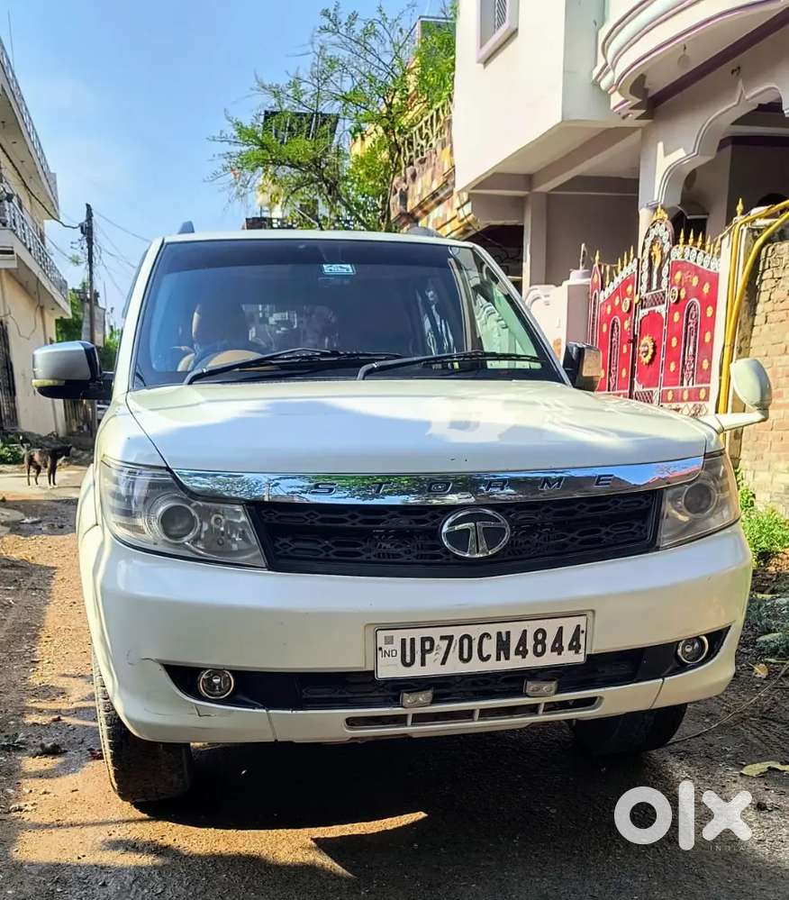 Tata Safari Storme 2014 Diesel Manual 97700 Km