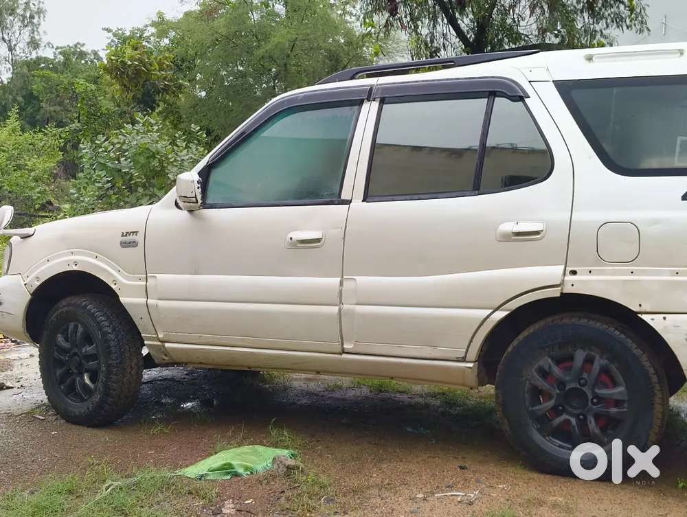 Tata Safari Dicor 2010 Diesel Manual