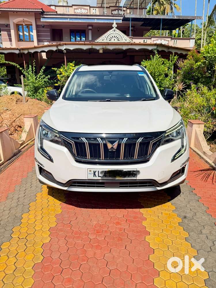 Mahindra Xuv700 Petrol 2023 Low Km Family Used Good Condition Vehicle