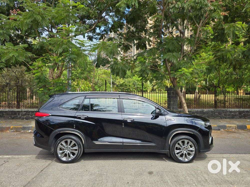 Toyota Innova Hycross 2.0 Zx (o) Hybrid 7 Str, 2025, Petrol
