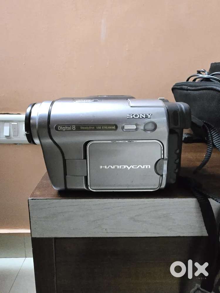 Sony handycam digital video recorder 99x zoom Perfect condition