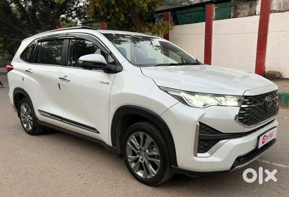 Toyota Innova Hycross 2.0 Zx (o) Hybrid 7 Str, 2024, Electric