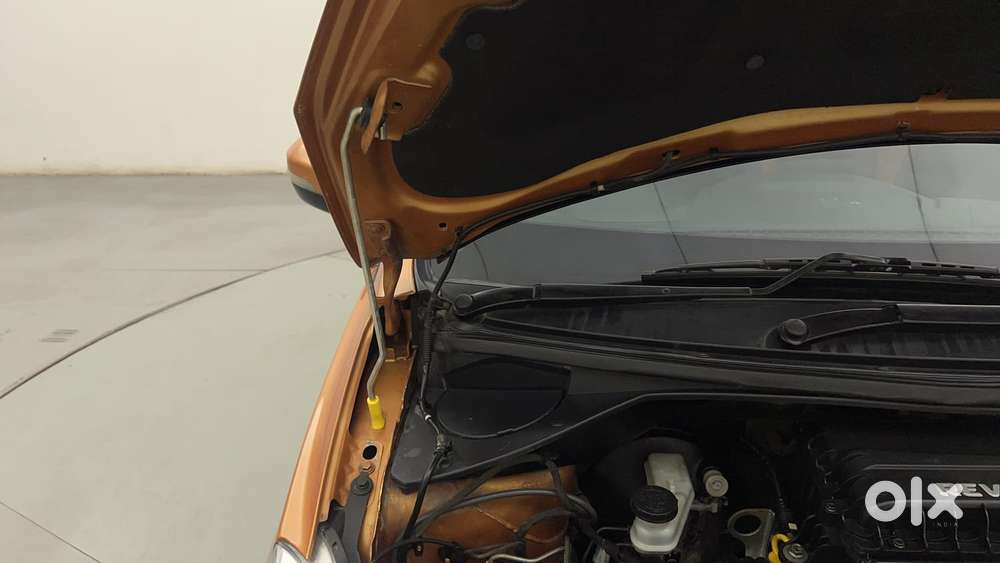 Tata Tiago Xza, 2017, Petrol