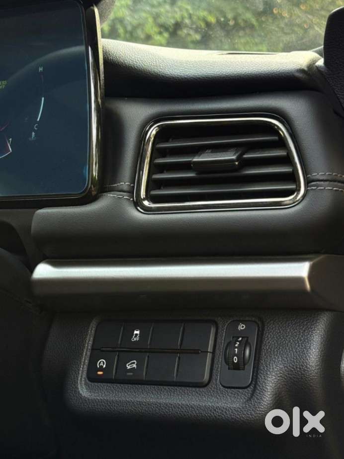 Mahindra Xuv700 2.2 Ax 7 Diesel At Luxury Pack Str, 2025, Diesel