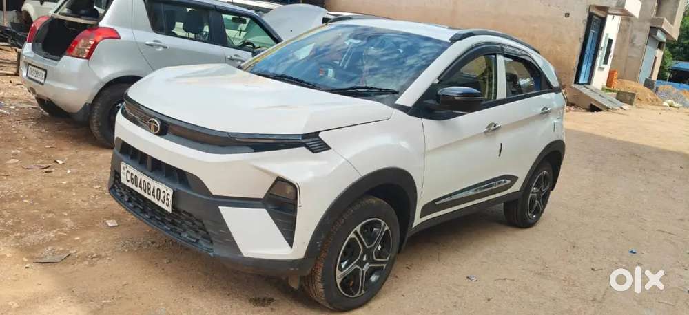 Tata Nexon Petrol 30 December2024 Sunroof