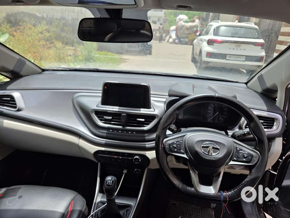 Tata Altroz Petrol 2021 Yearly Vehicle