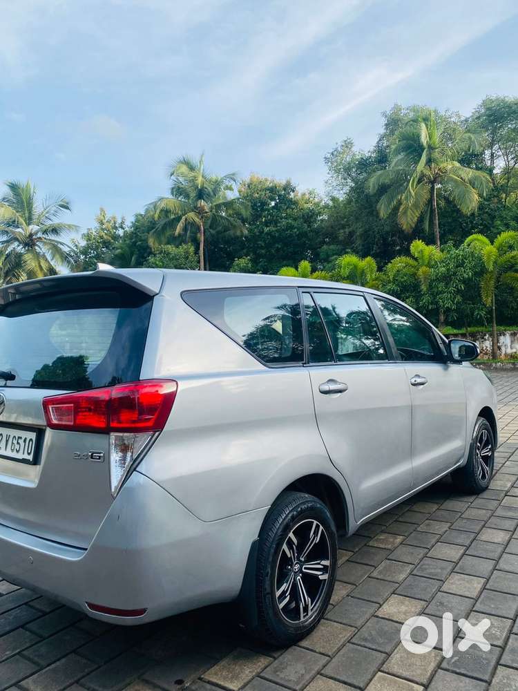 Toyota Innova Crysta 2017 Diesel 180000 Km Driven