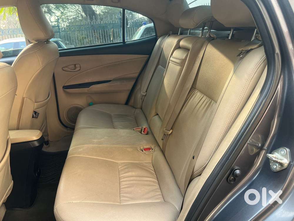 Toyota Yaris J Cvt, 2018, Petrol