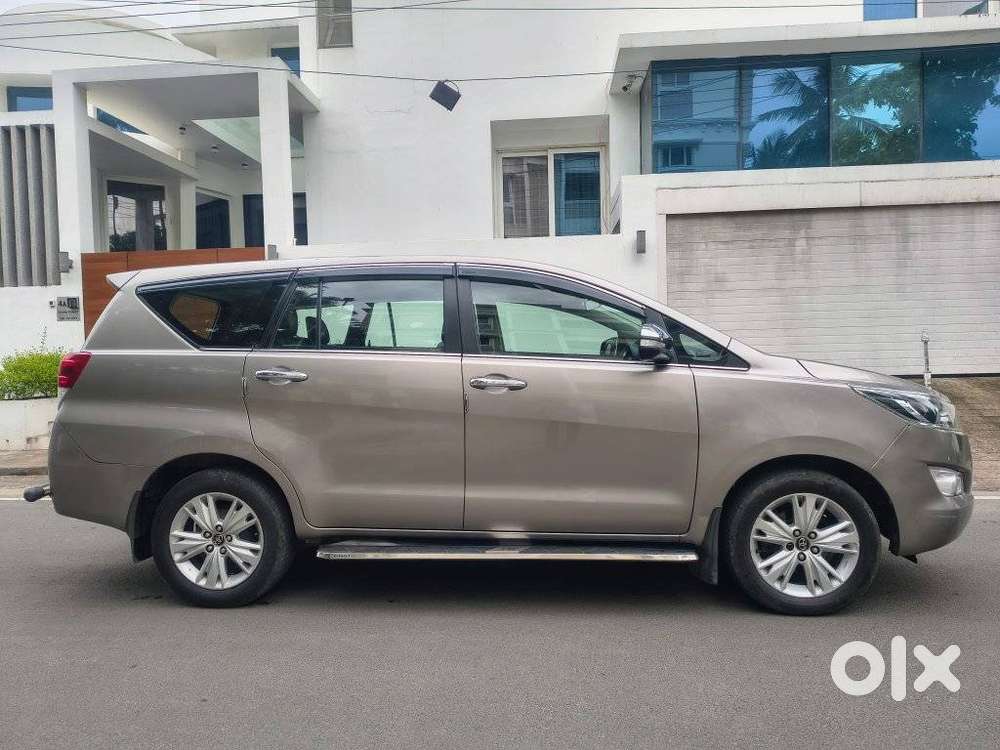 Toyota Innova Crysta 2.8z Automatic, 2016, Diesel
