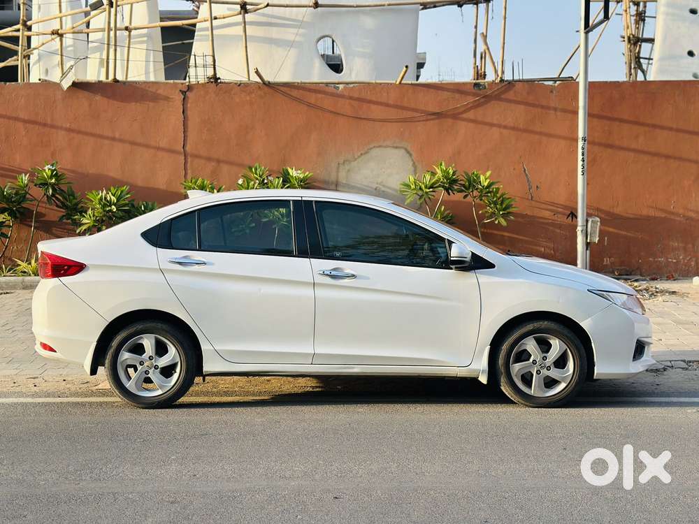 Honda City V At Sunroof, 2015, Petrol