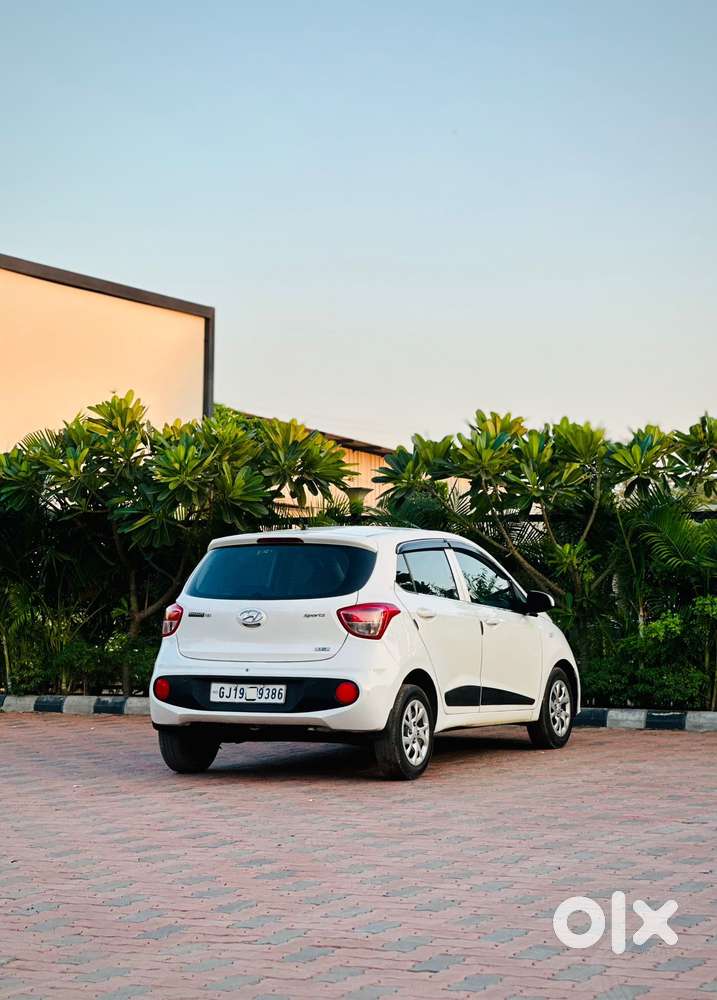 Hyundai I10 Sportz, 2017, Petrol