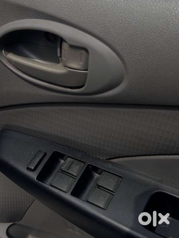 Toyota Etios 2010-2012 G, 2011, Petrol