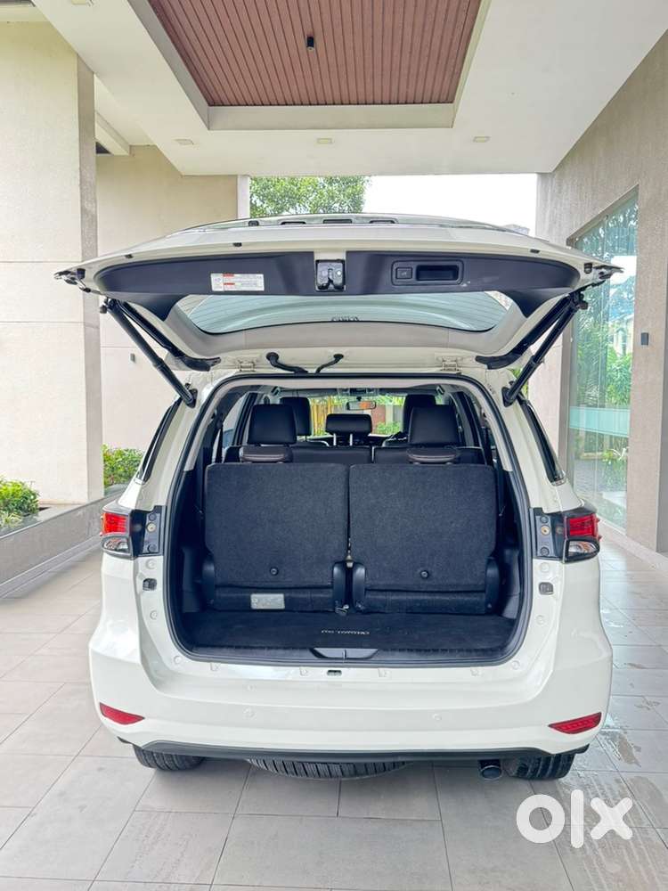 Toyota Fortuner 4x4  Automatic
