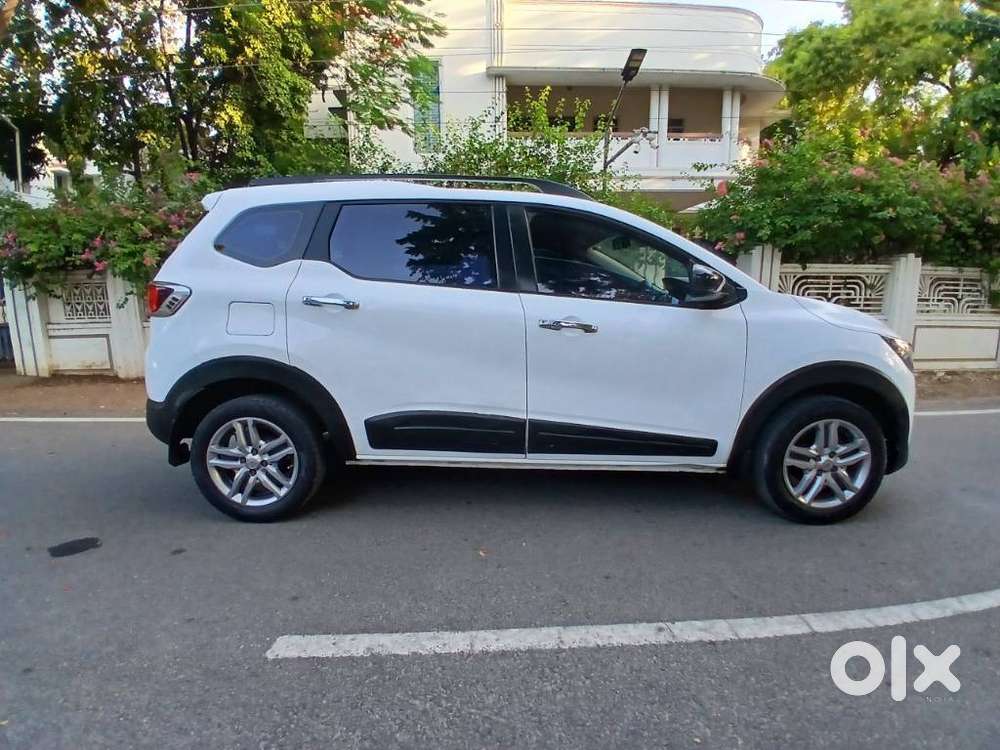 Renault Triber Rxz, 2021, Petrol
