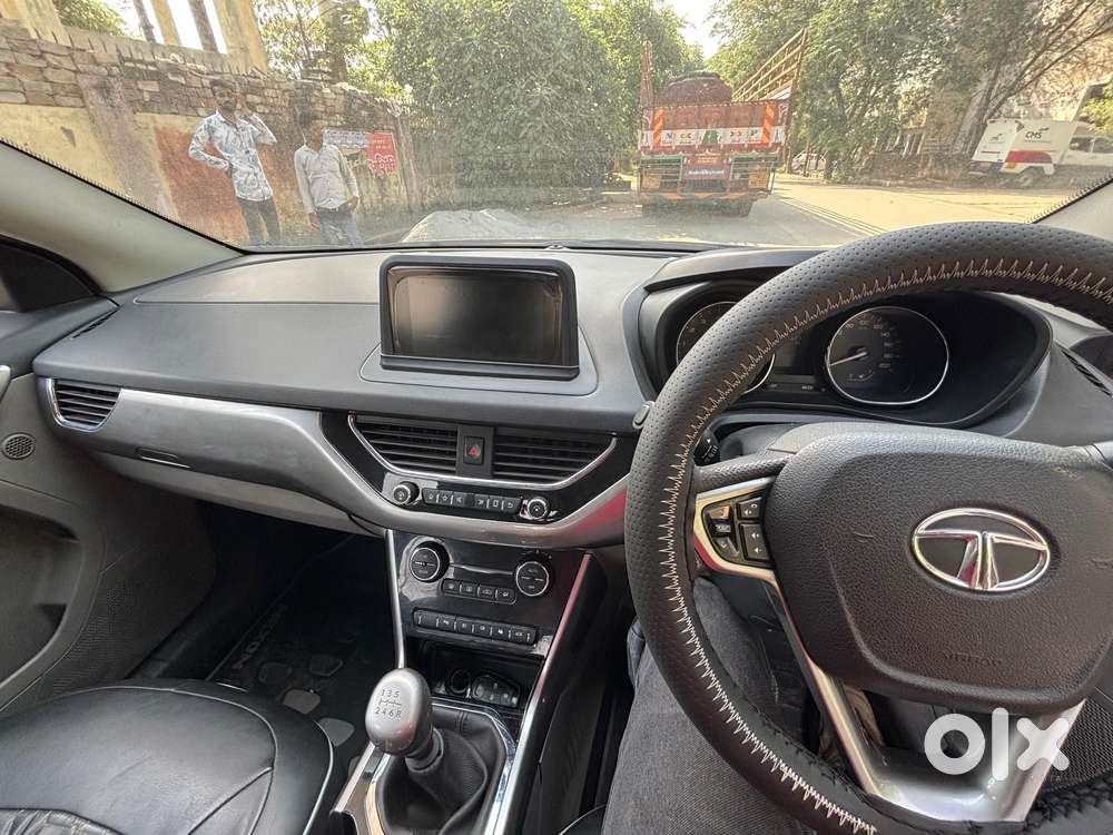 Tata Nexon 1.2 Revotron Xza Plus Dualtone, 2018, Petrol