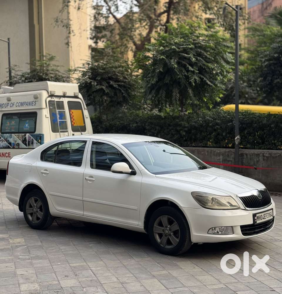 Skoda Laura Ambiente 2.0 Tdi Cr Automatic, 2010, Diesel