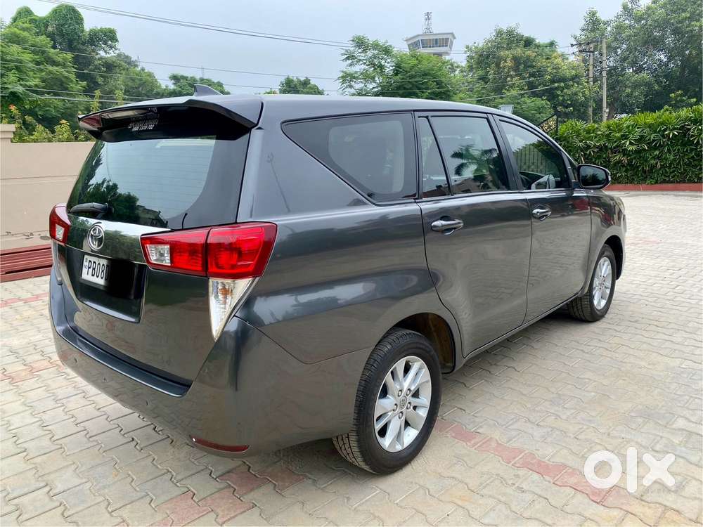 Toyota Innova Crysta 2.4 G Mt, 2017, Diesel