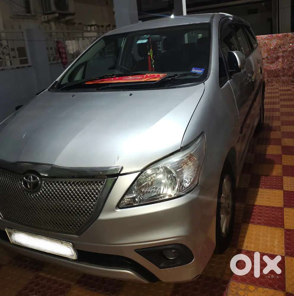Toyota Innova 2012