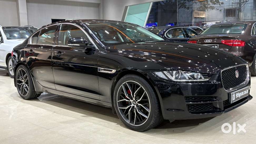 Jaguar Xe Portfolio, 2017, Petrol