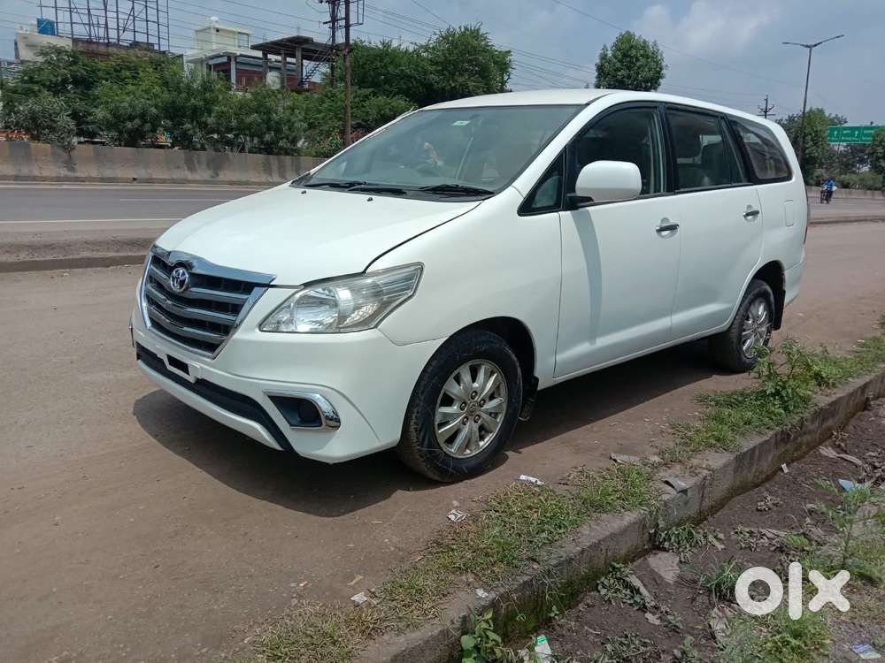Toyota Innova 2.0 G (petrol) 8 Seater Bs Iv, 2009, Diesel