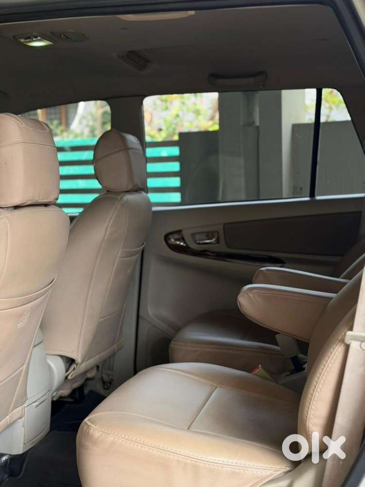 Toyota Innova 2012 Diesel Well Maintained