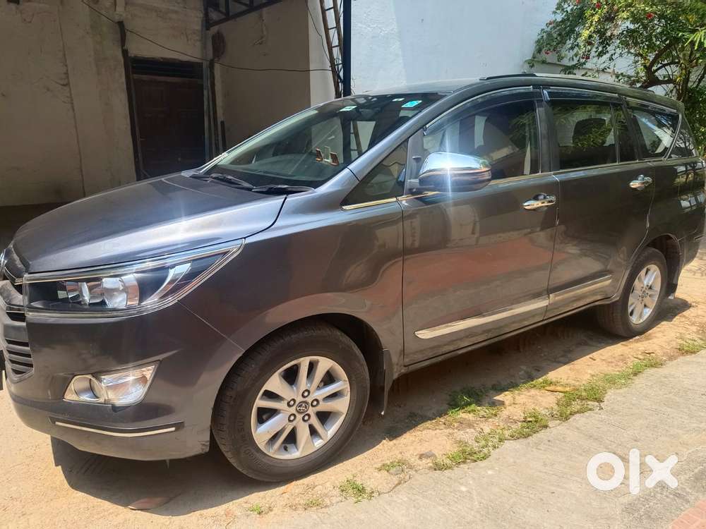 Toyota Innova Crysta 2.4 G Mt 7 Str, 2017, Diesel
