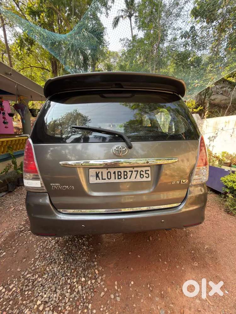 Toyota Innova 2011 Diesel 242000 Km Driven