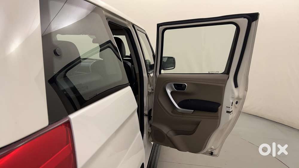Mahindra Tuv 300 Plus P8, 2018, Diesel