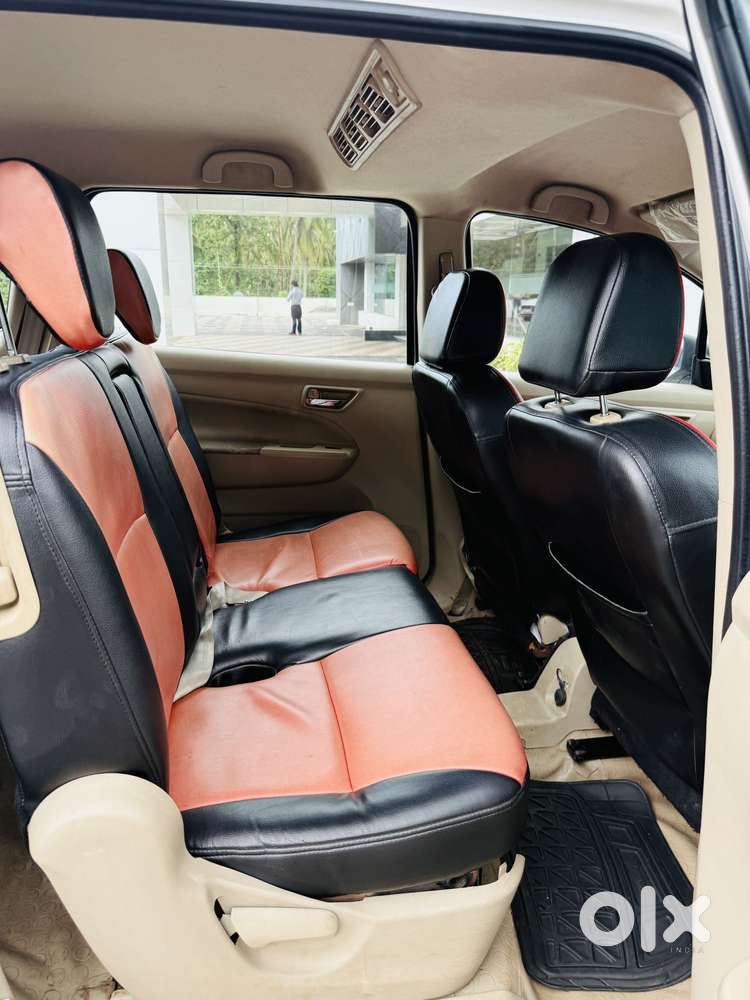 Maruti Suzuki Ertiga Vxi At Petrol, 2016, Petrol