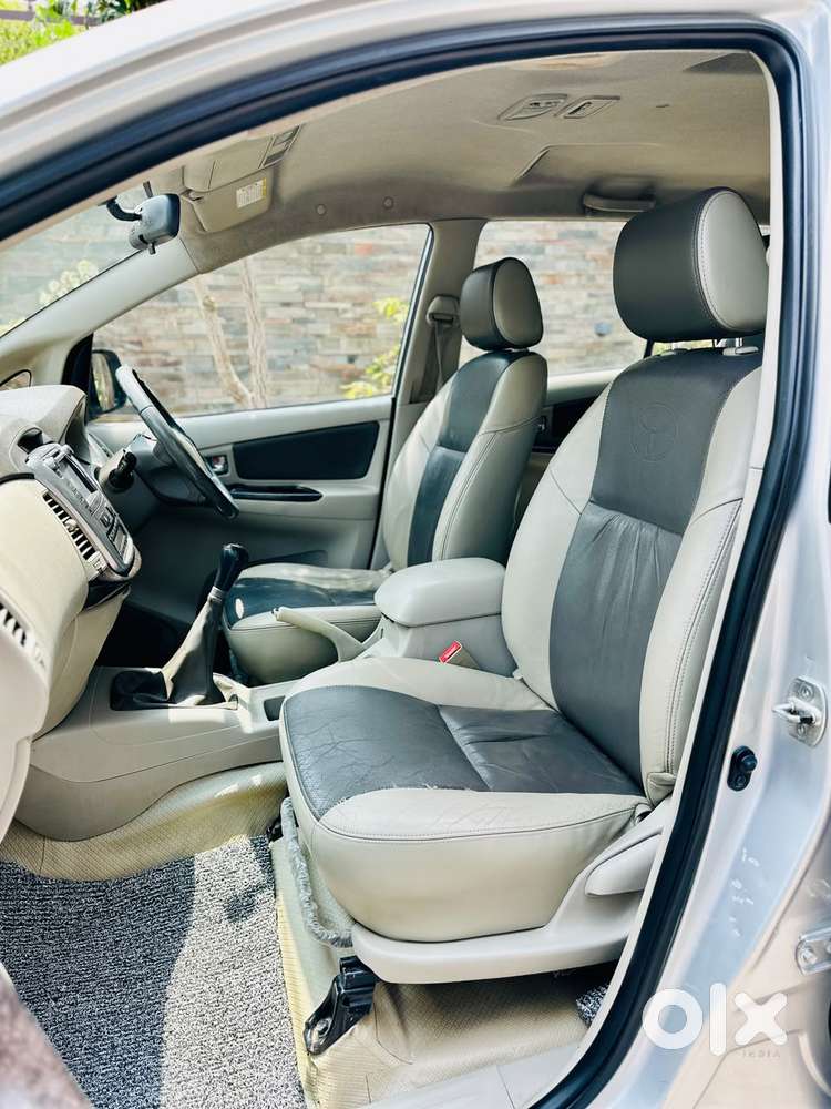 Toyota Innova 2.5 Z Diesel 7 Seater, 2014, Diesel