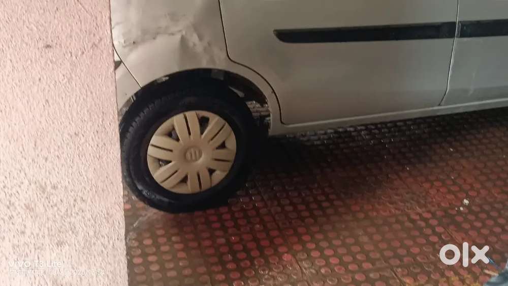 Maruti Suzuki Alto 2013 New Tyre And Battery