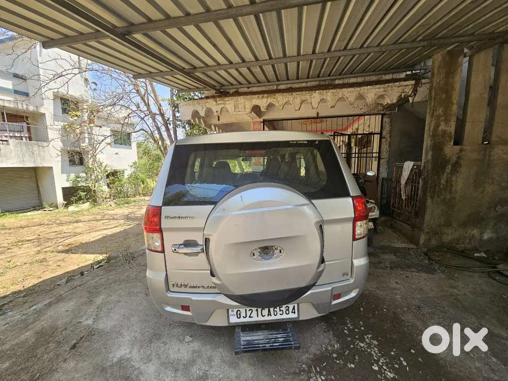 Mahindra Tuv 300 Plus 2018