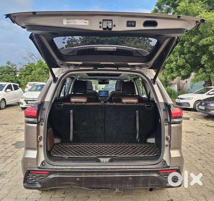 Toyota Innova Hycross 2.0 Zx (o) Hybrid 7 Str, 2023, Petrol