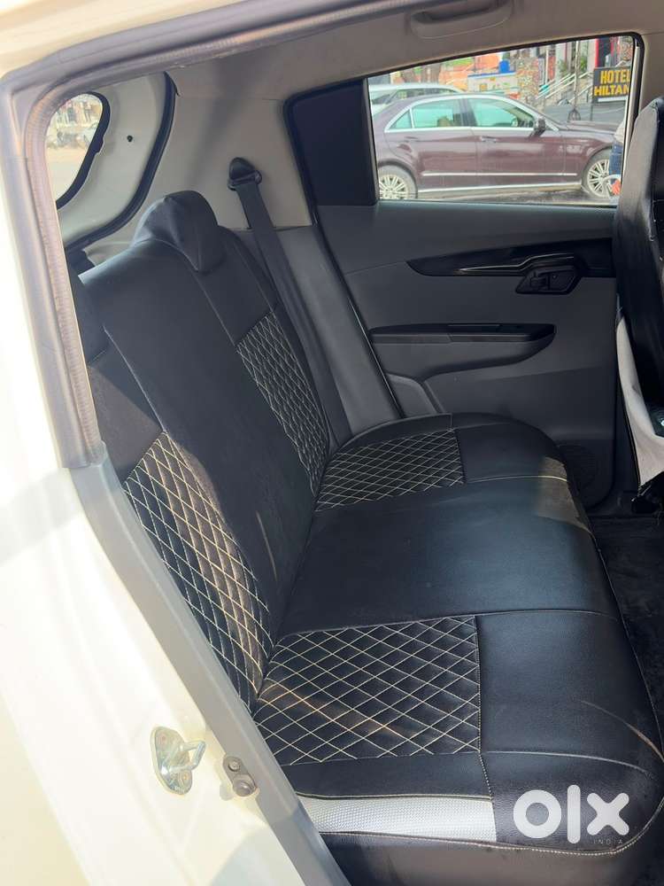 Mahindra Kuv 100 2018
