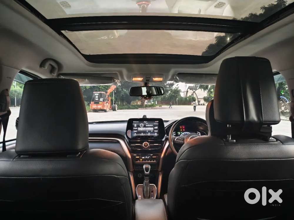 Maruti Suzuki Grand Vitara 1.5 Alpha Plus Intelligent Hybrid Ecvt, 2..