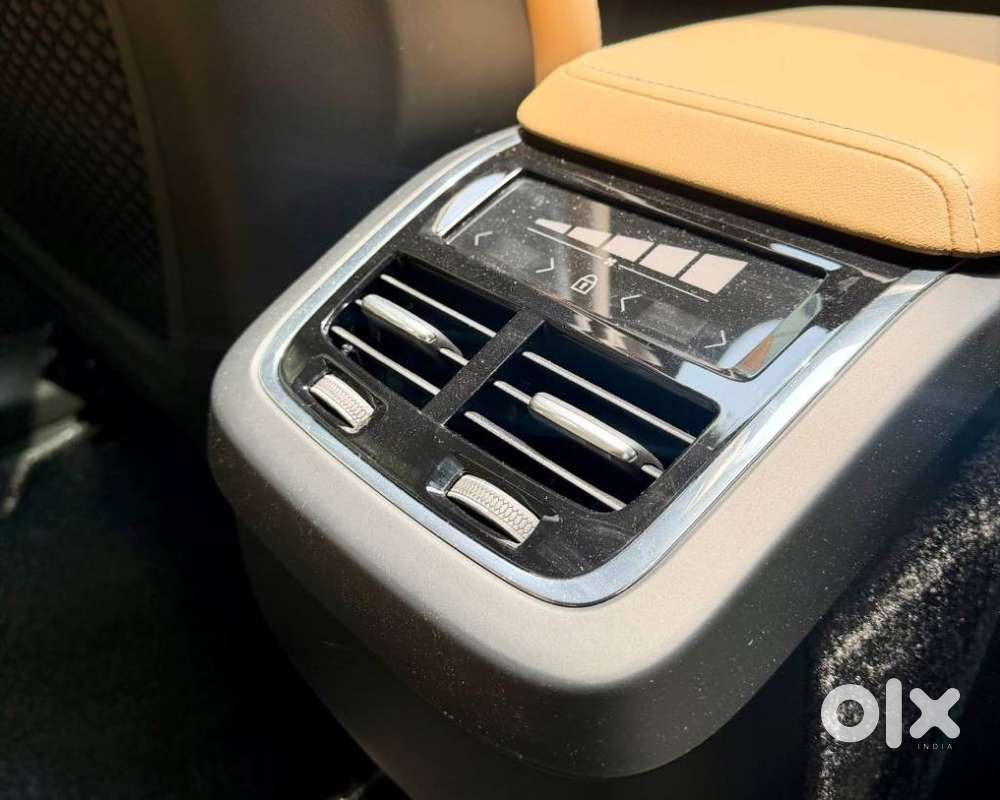 Volvo Xc60 Inscription D5, 2024, Petrol