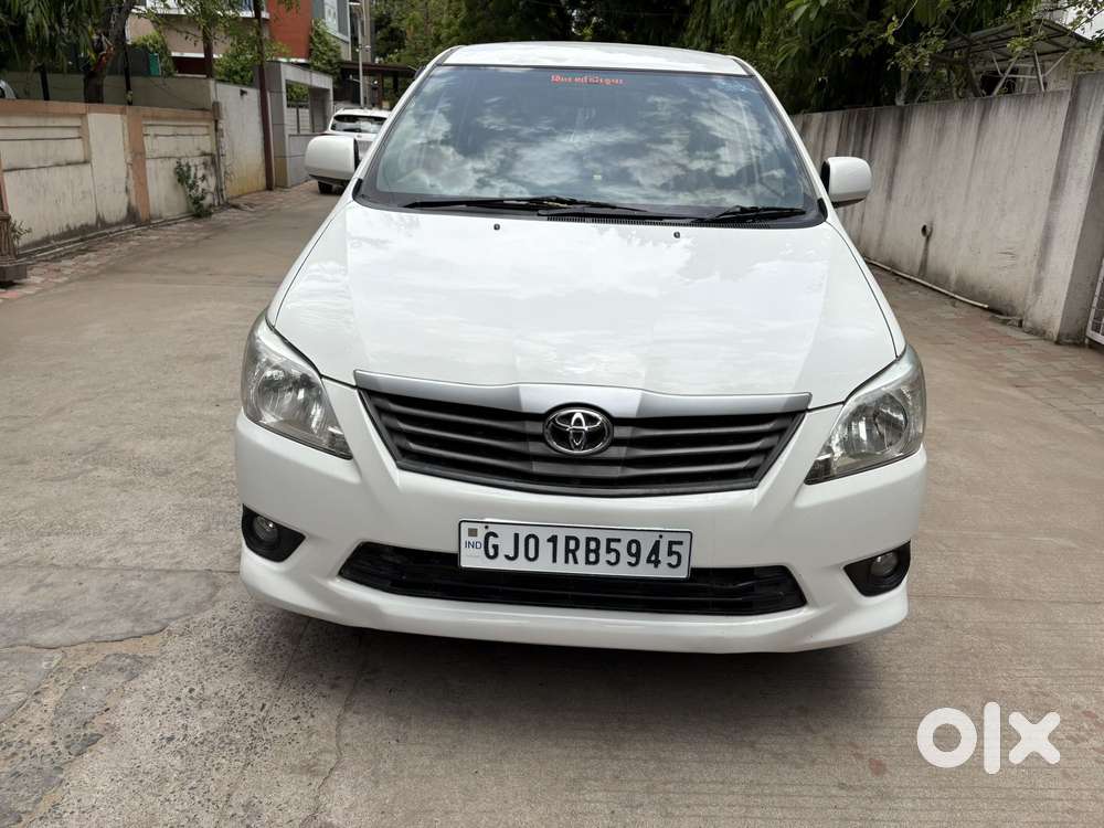 Toyota Innova 2.5 Gx (diesel) 8 Seater Bs Iv, 2013, Diesel